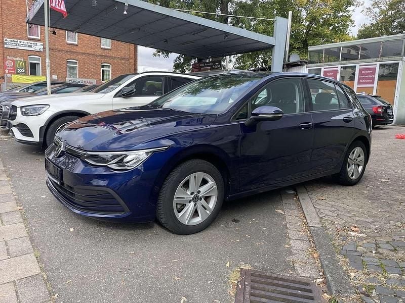 Blau Gebraucht 2020 VW Golf VIII Life Kleinwagen | 18.300 € (Guter Preis) - Bild 1/4