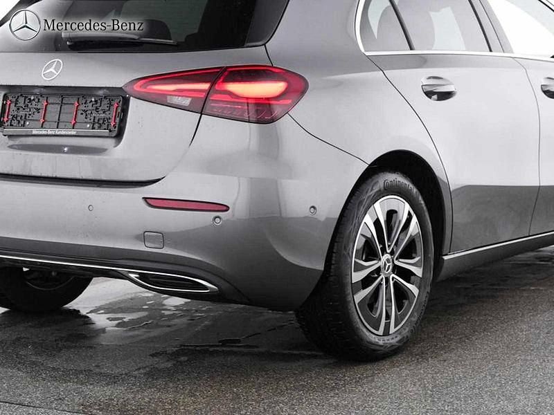 Gebraucht Mercedes A180 Progressive 136 PS (100 kW) 2024 Metalliclack mountaingrau Limousine