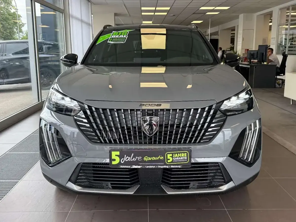 Gebraucht Peugeot 2008 GT 131 PS (96 kW) 2023 Grau SUV