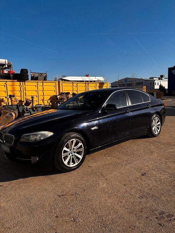 Gebraucht BMW 523 204 PS (150 kW) 2010 Blau Limousine