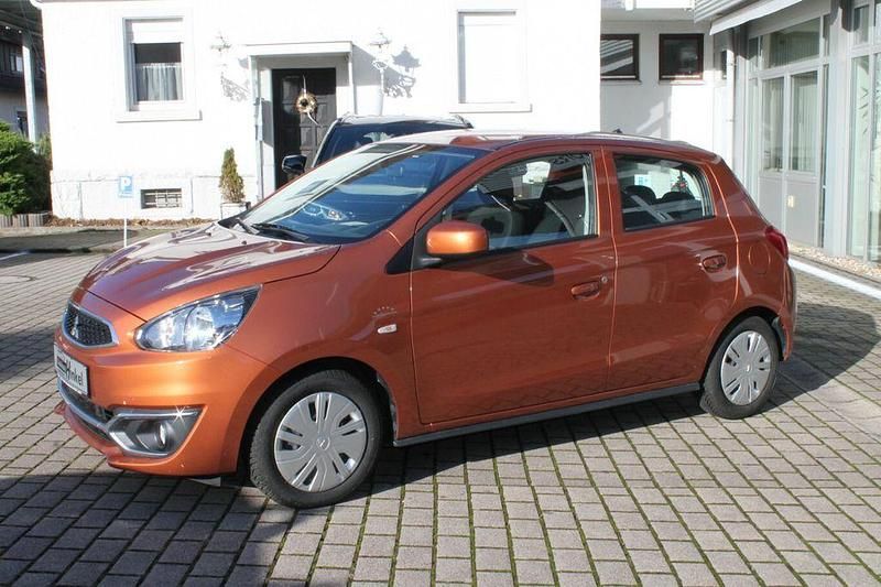 Orange Gebraucht 2020 Mitsubishi Space Star Diamant Edition Limousine | 9.850 € (Etwas zu teuer) - Bild 1/4