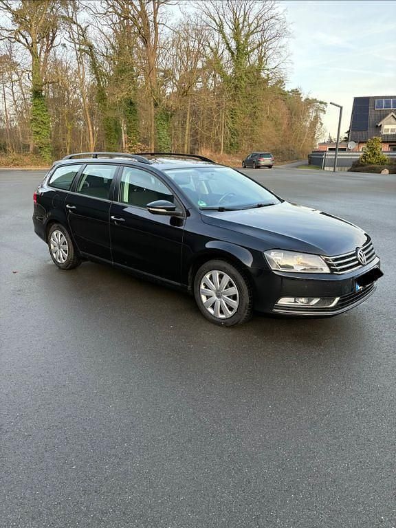 Gebraucht VW Passat 140 PS (102 kW) 2013 Schwarz Kombi