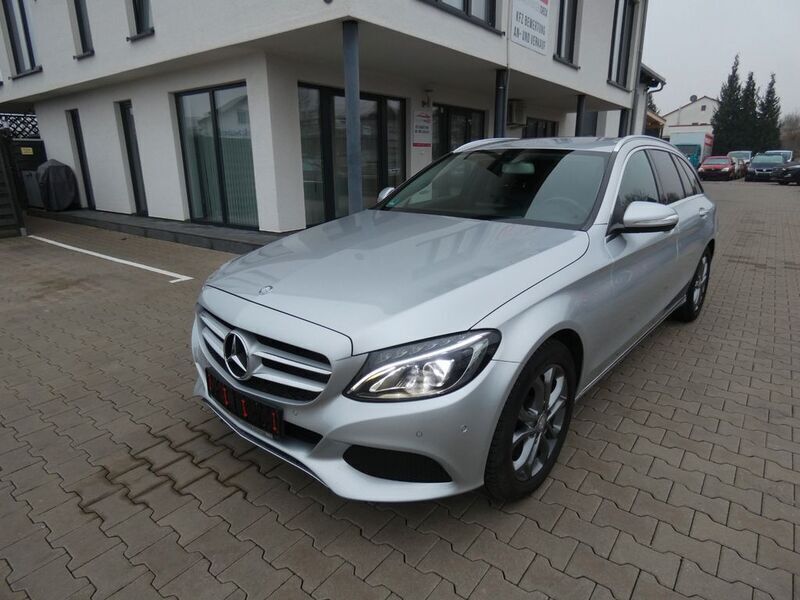 Silber Gebraucht 2014 Mercedes C180 Limousine | 11.490 € (Superpreis) - Bild 1/4
