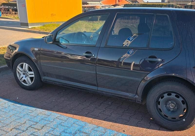 Gebraucht VW Golf IV 105 PS (77 kW) 2003 Rot Kleinwagen