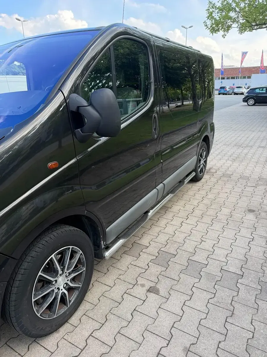 Gebraucht Opel Vivaro 114 PS (83 kW) 2007 Schwarz Van / Kleinbus