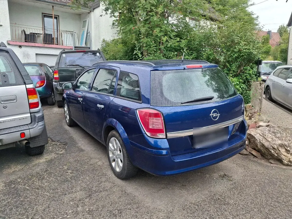 Gebraucht Opel Astra Innovation 110 PS (80 kW) 2010 Blau Kombi