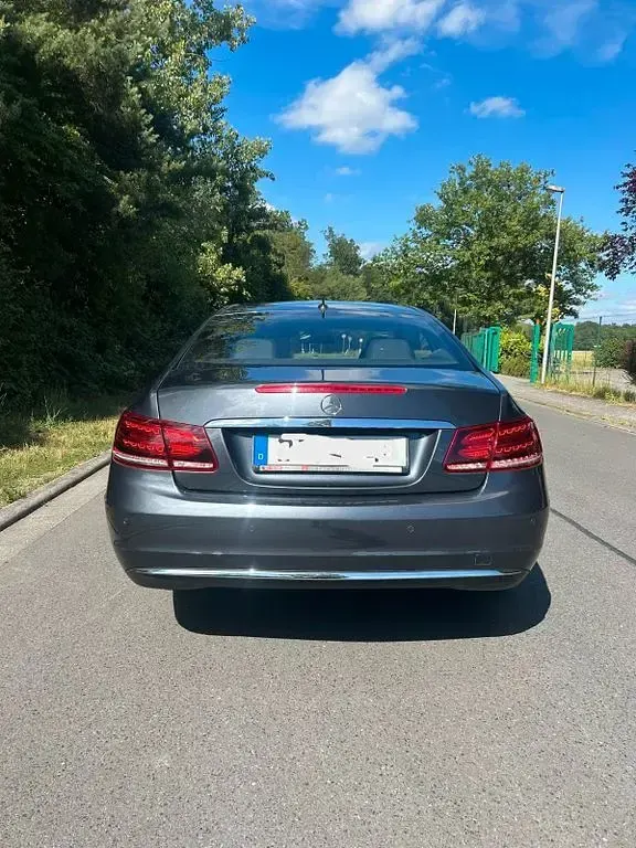 Gebraucht Mercedes E200 184 PS (135 kW) 2014 Grau Coupé