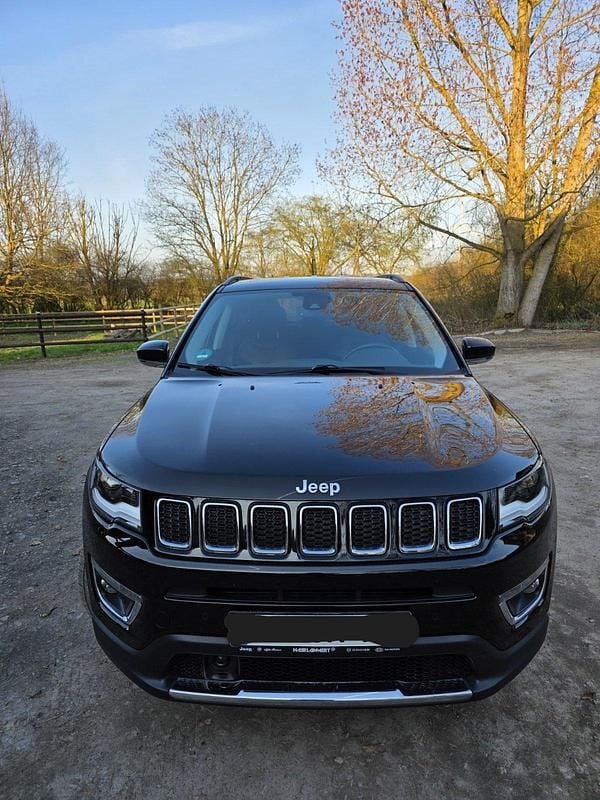 Gebraucht Jeep Compass Limited 170 PS (125 kW) 2019 Schwarz SUV