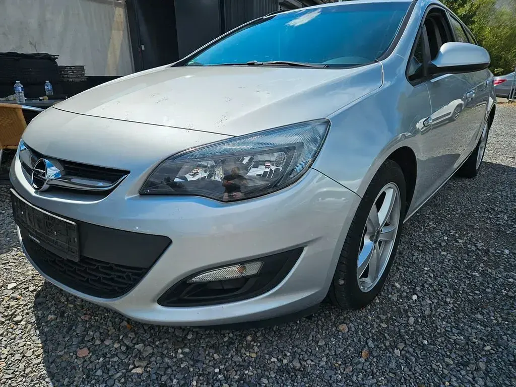 Gebraucht Opel Astra 140 PS (102 kW) 2015 Silber Kombi