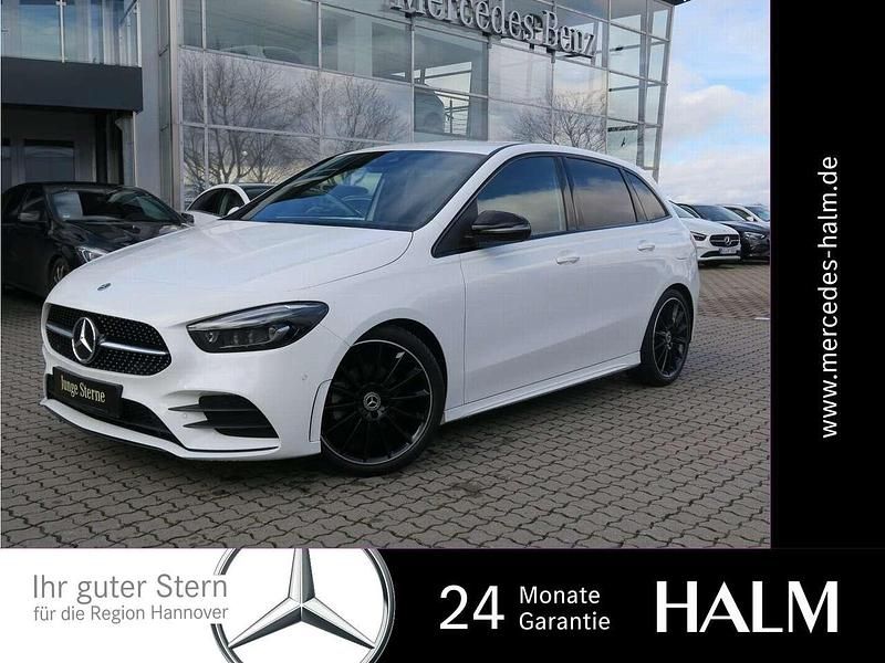 Weiß Gebraucht 2022 Mercedes B200 AMG line Van / Kleinbus | 32.990 € (Teuer) - Bild 1/4