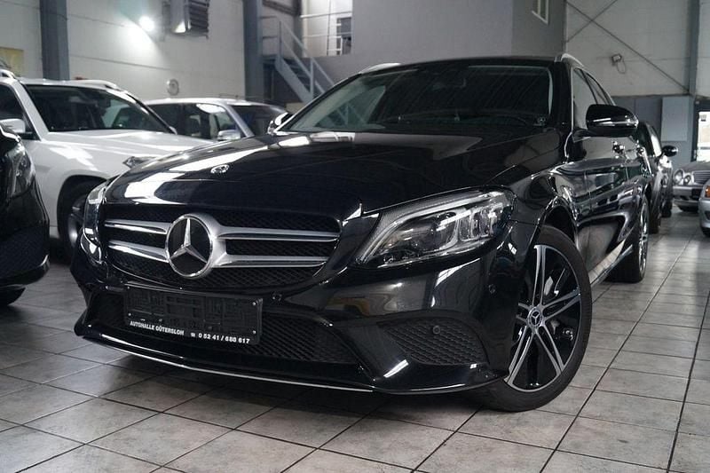 Gebraucht Mercedes C300e 194 PS (142 kW) 2020 Schwarz Limousine