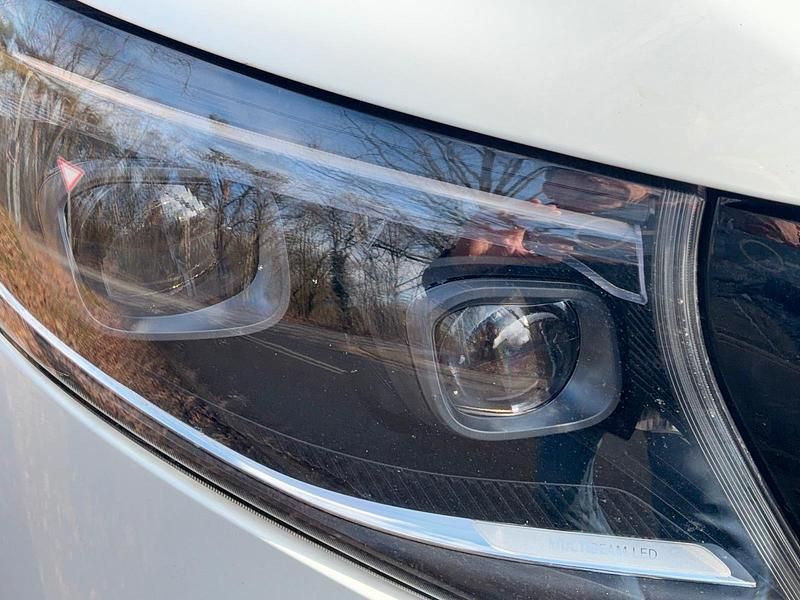 Gebraucht Mercedes V250 Avantgarde 190 PS (139 kW) 2024 Weiß Van / Kleinbus