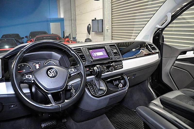 Gebraucht VW Multivan Highline 241 PS (177 kW) 2017 Schwarz Van