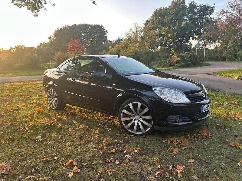 Schwarz Gebraucht 2009 Opel Astra Cabriolet Cosmo Cabrio | 1.500 € (Superpreis) - Bild 1/4