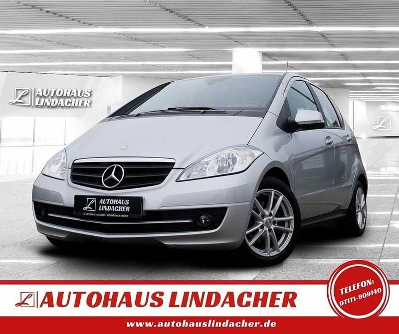Gebraucht Mercedes A180 Classic 116 PS (85 kW) 2011 Silber Limousine