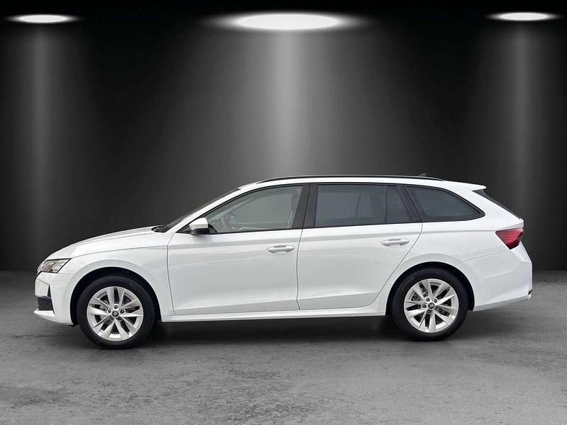 Neu Skoda Octavia Selection 150 PS (110 kW) 2025 Moonweiß perleffekt Kombi