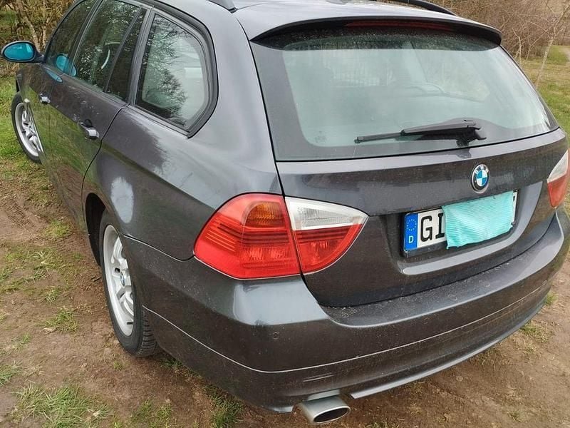 Gebraucht BMW 318 143 PS (105 kW) 2008 Braun Kombi