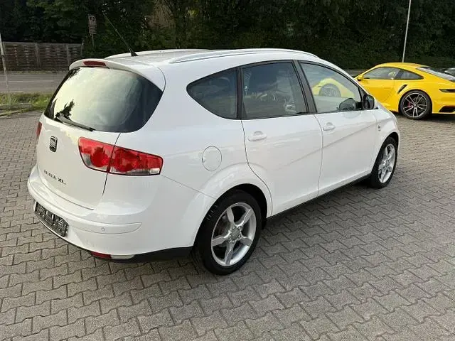 Gebraucht Seat Altea XL 125 PS (91 kW) 2010 Silber Van / Kleinbus