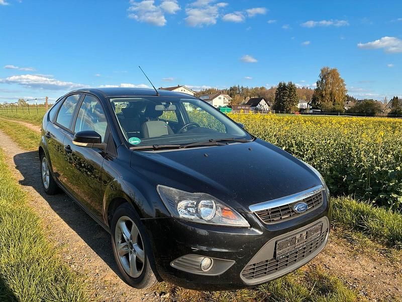 Second-hand Ford Focus 100 CP (73 kW) 2010 Negru Hatchback