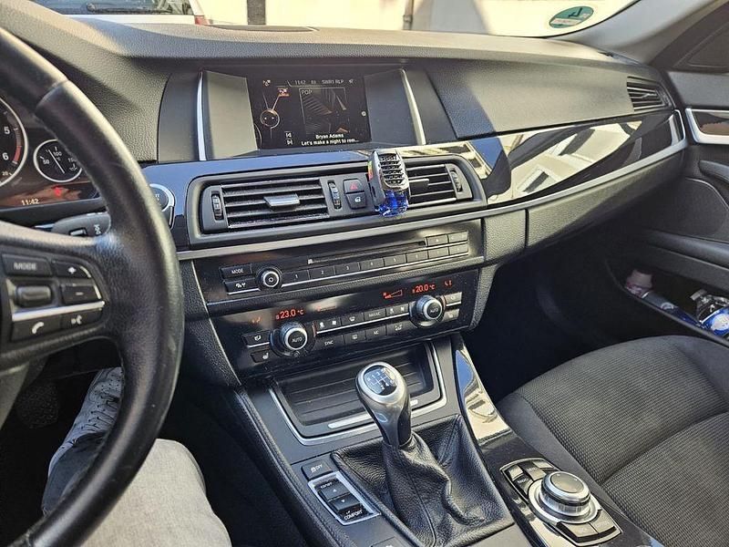 Gebraucht BMW 518 143 PS (105 kW) 2014 Weiß Limousine