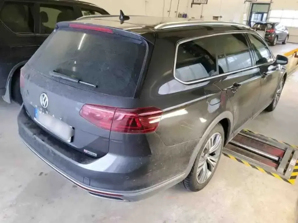 Gebraucht VW Passat Alltrack 190 PS (139 kW) 2020 Mangangrau metallic (metallic) Kombi