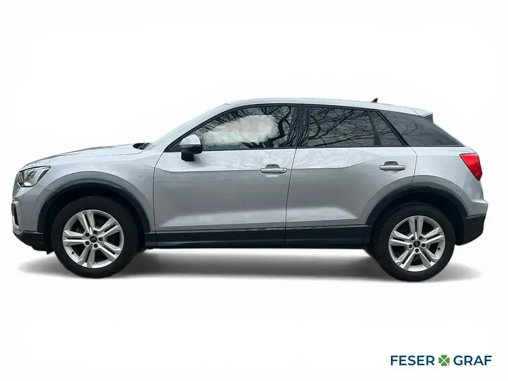 Używany Audi Q2 Advanced Plus 150 KM (110 kW) 2024 Srebrny SUV