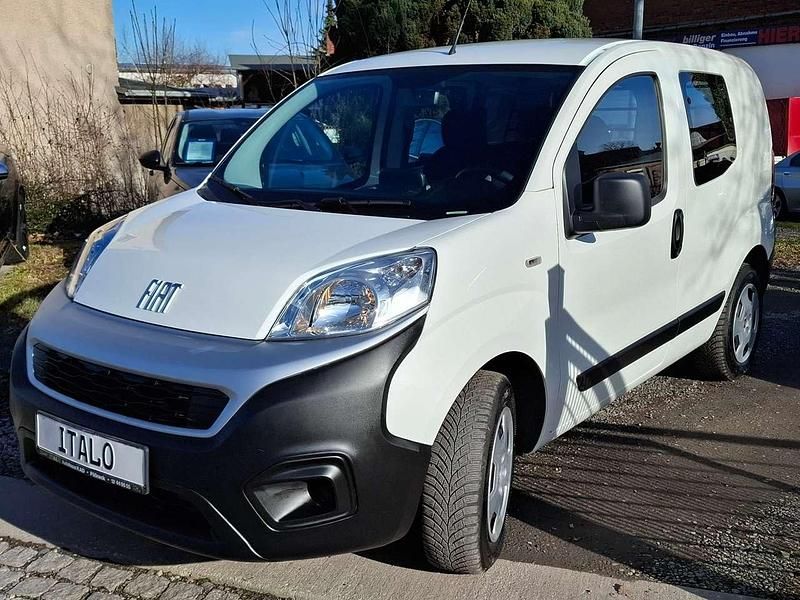 Weiß Gebraucht 2023 Fiat Fiorino S Van | 17.990 € - Bild 1/4