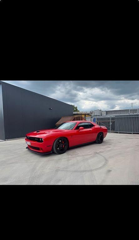 Rot Gebraucht 2019 Dodge Challenger Coupé | 77.900 € (Etwas zu teuer) - Bild 1/4