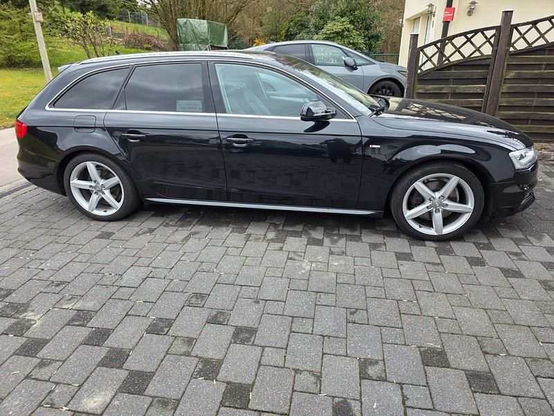 Gebraucht Audi A4 Ambition 170 PS (125 kW) 2014 Schwarz Kombi