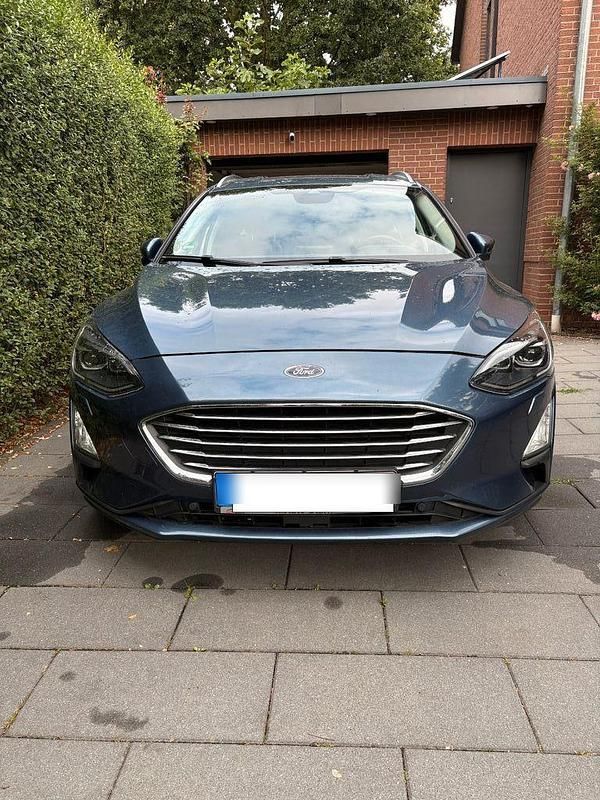 Blau Gebraucht 2019 Ford Focus Titanium Kombi | 11.000 € (Superpreis) - Bild 1/4