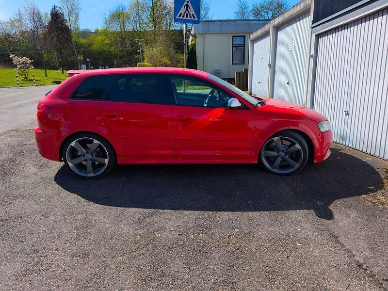 Rot Gebraucht 2013 Audi RS3 Sport Kleinwagen | 27.000 € (Guter Preis) - Bild 1/4