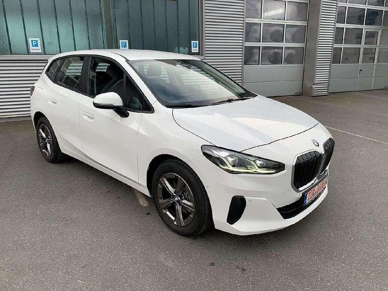 Gebraucht BMW 216 122 PS (89 kW) 2024 Weiß Van / Kleinbus