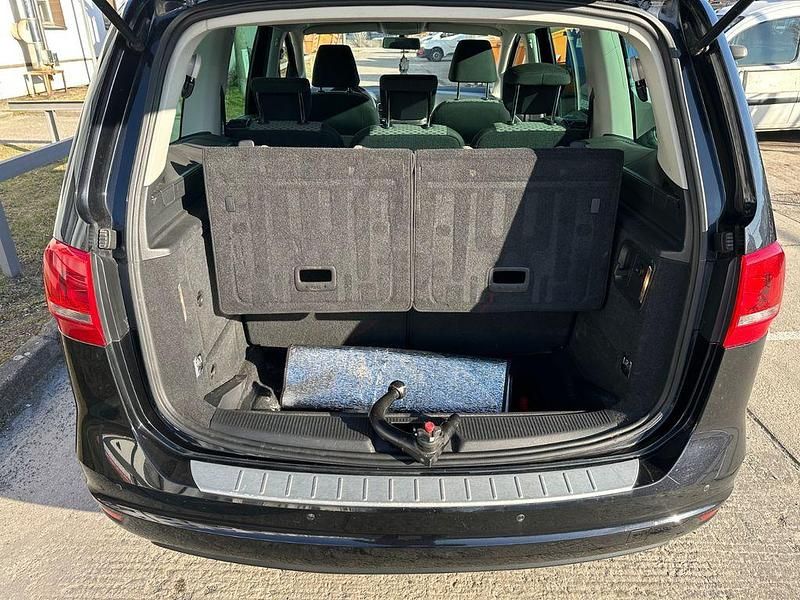 Gebraucht VW Sharan Trendline 140 PS (102 kW) 2011 Schwarz Van / Kleinbus