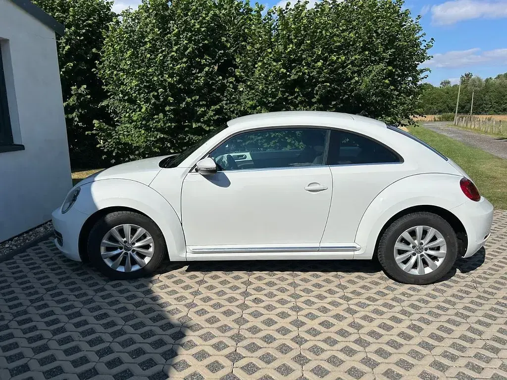 Gebraucht VW Beetle Design 105 PS (77 kW) 2014 Weiß Kleinwagen