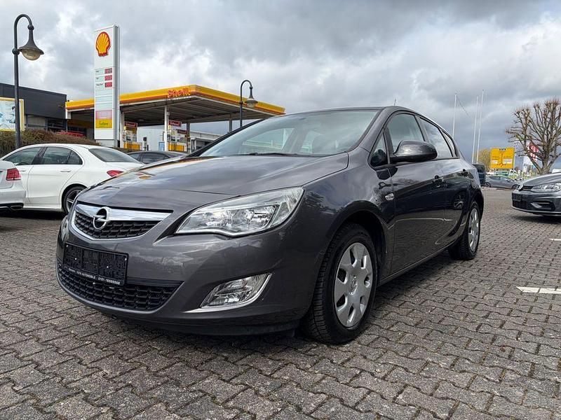Gebraucht Opel Astra Design Edition 116 PS (85 kW) 2011 Grau Limousine
