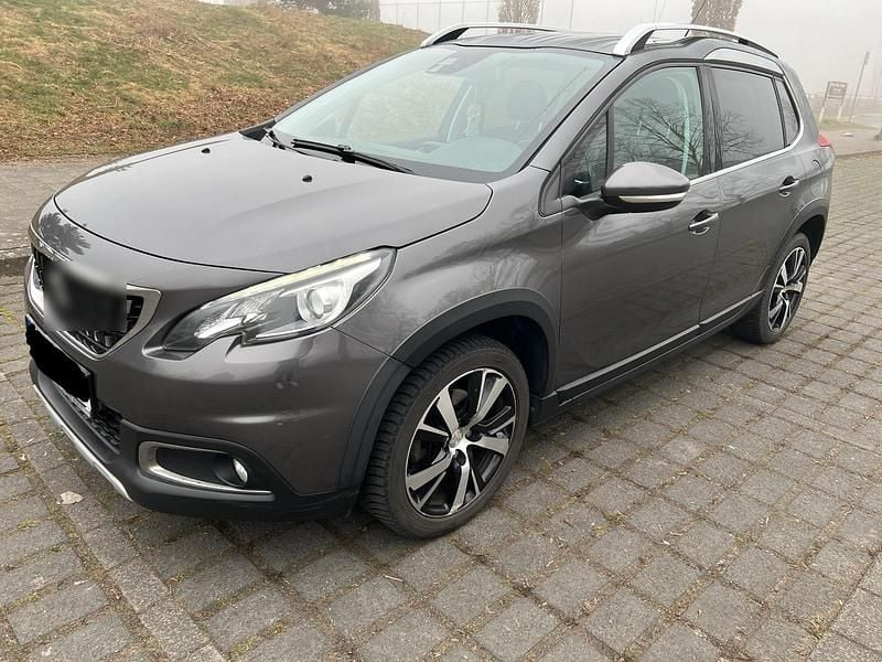 Grau Gebraucht 2017 Peugeot 2008 Allure SUV | 6.999 € (Guter Preis) - Bild 1/4