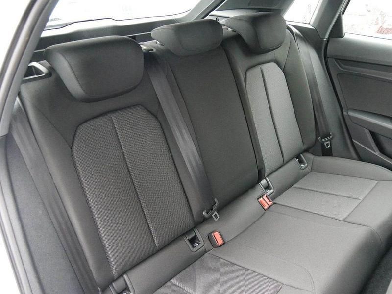 Gebraucht Audi A3 Basis 150 PS (110 kW) 2022 Weiß Limousine