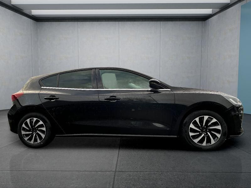 Neu Ford Focus Titanium 155 PS (114 kW) 2025 Schwarz Limousine