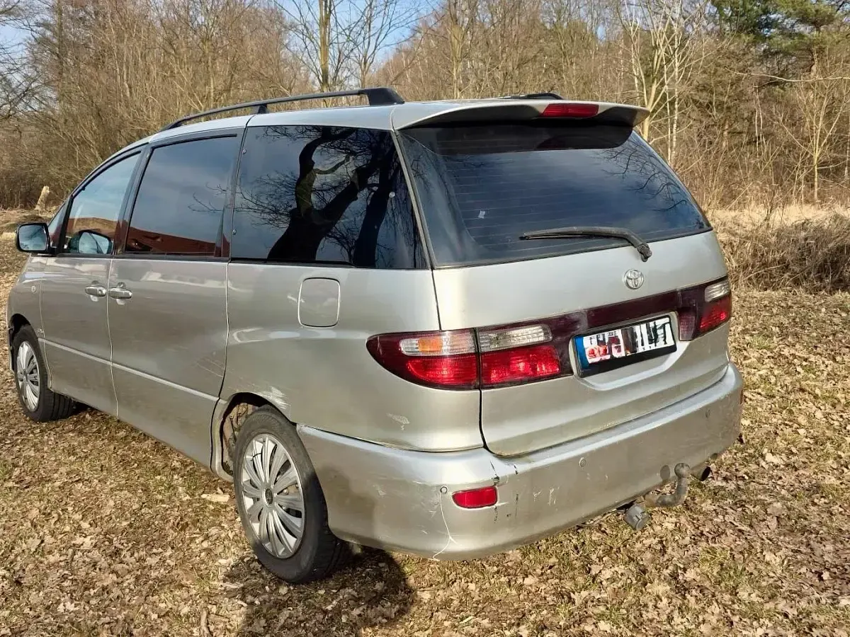 Gebraucht Toyota Previa 116 PS (85 kW) 2004 Silber Van / Kleinbus
