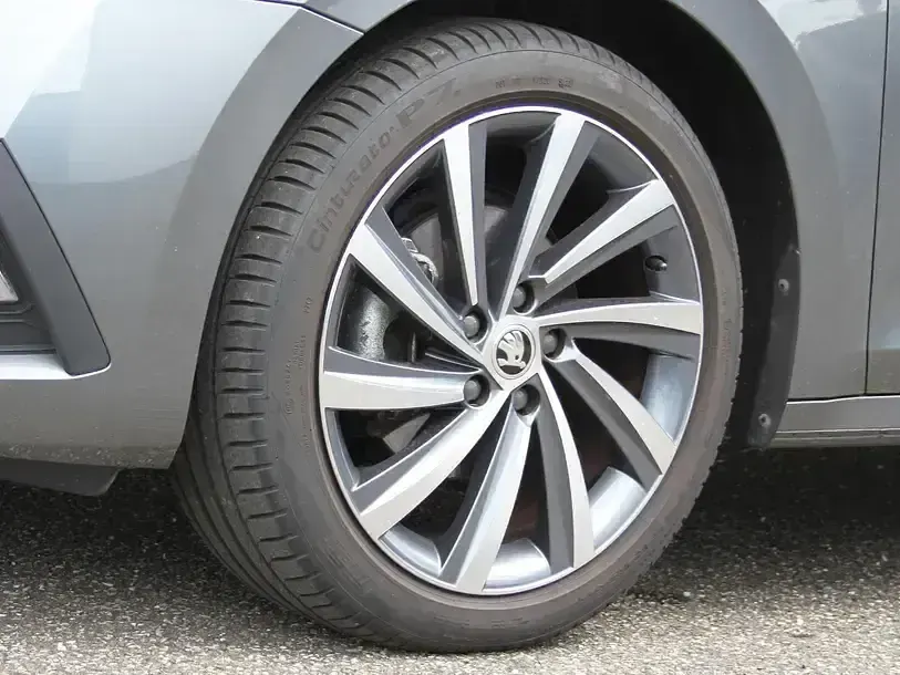 Gebraucht Skoda Octavia Selection 150 PS (110 kW) 2024 Grau metallic Kombi