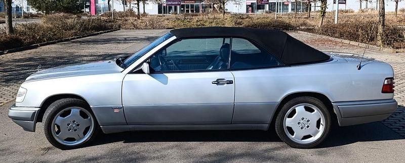 Gebraucht Mercedes E220 150 PS (110 kW) 1997 Silber Cabrio