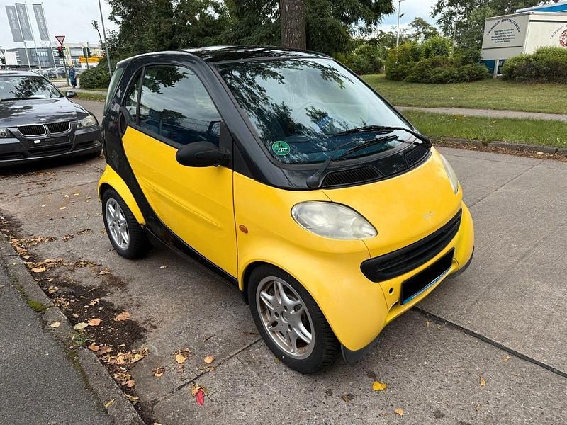 Gelb Gebraucht 1999 Smart ForTwo Coupé Kleinwagen | 490 € (Guter Preis) - Bild 1/4
