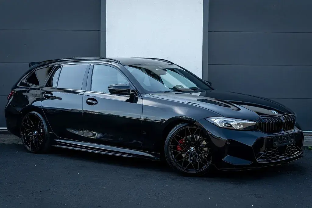 Gebraucht BMW 330 M Sport 184 PS (135 kW) 2024 Schwarz Limousine