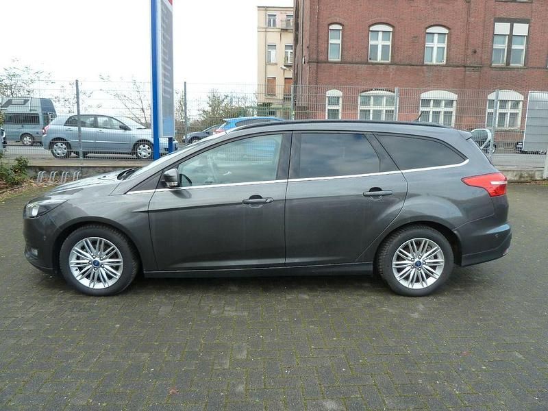 Gebraucht Ford Focus Cool & Connect 125 PS (91 kW) 2018 Grau Limousine