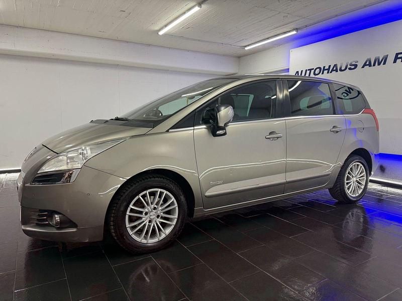 Gebraucht Peugeot 5008 Business-Line 114 PS (83 kW) 2013 Grau Van / Kleinbus