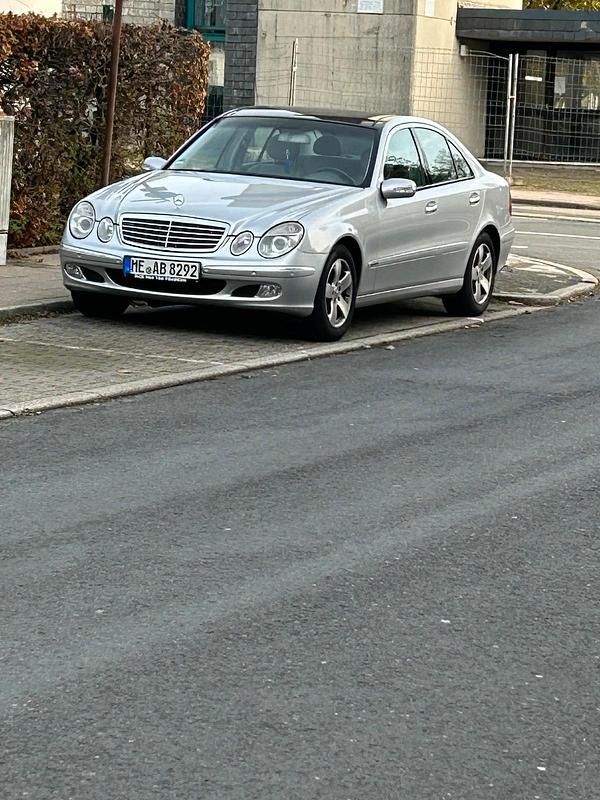 Gebraucht 2002 Mercedes 220 Elegance Limousine | 4.550 € - Bild 1/4