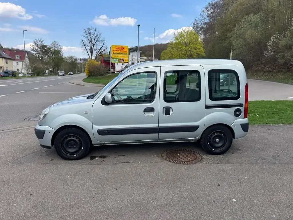 Gebraucht Renault Kangoo 95 PS (69 kW) 2009 Silber Van / Kleinbus