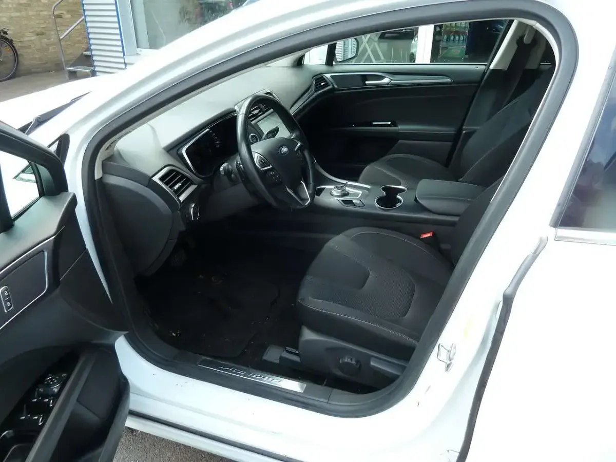 Gebraucht Ford Mondeo Titanium 190 PS (139 kW) 2019 Frostweiß Kombi