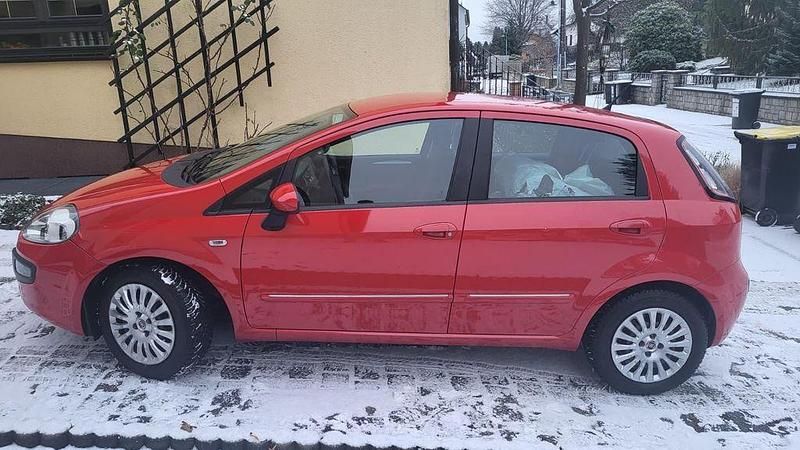 Gebraucht Fiat Punto Evo Dynamic 105 PS (77 kW) 2011 Rot Kleinwagen