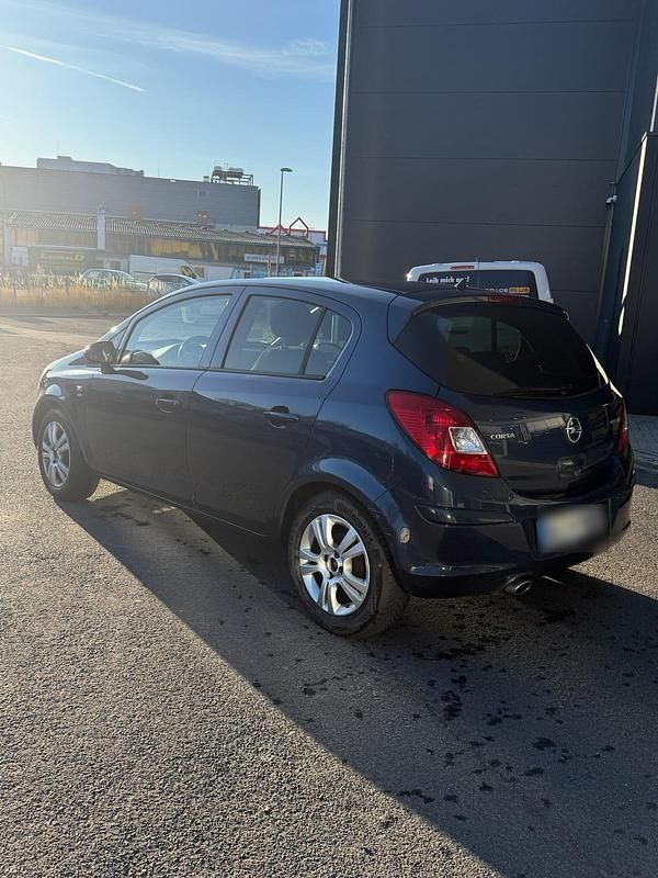 Gebraucht Opel Corsa Innovation 69 PS (50 kW) 2011 Andere farben Kleinwagen